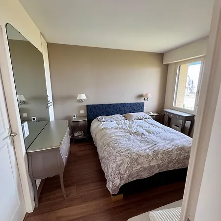 - Beautiful With Sea View Apartmán